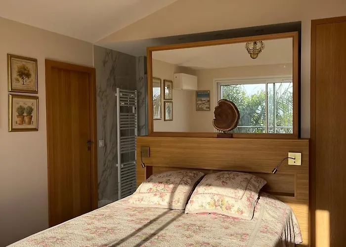 Gasthuis Saint Clair, La A Pied 4*