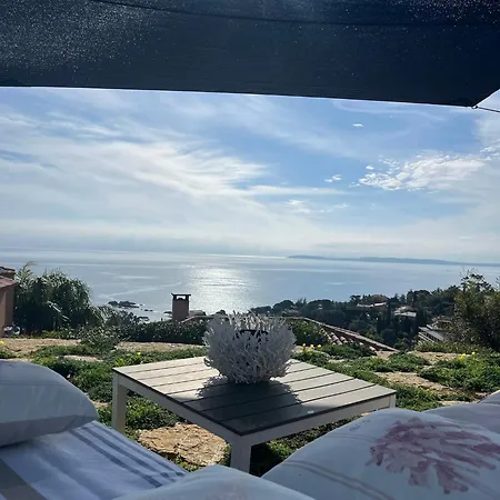 La De Saint Clair à Pied 4*